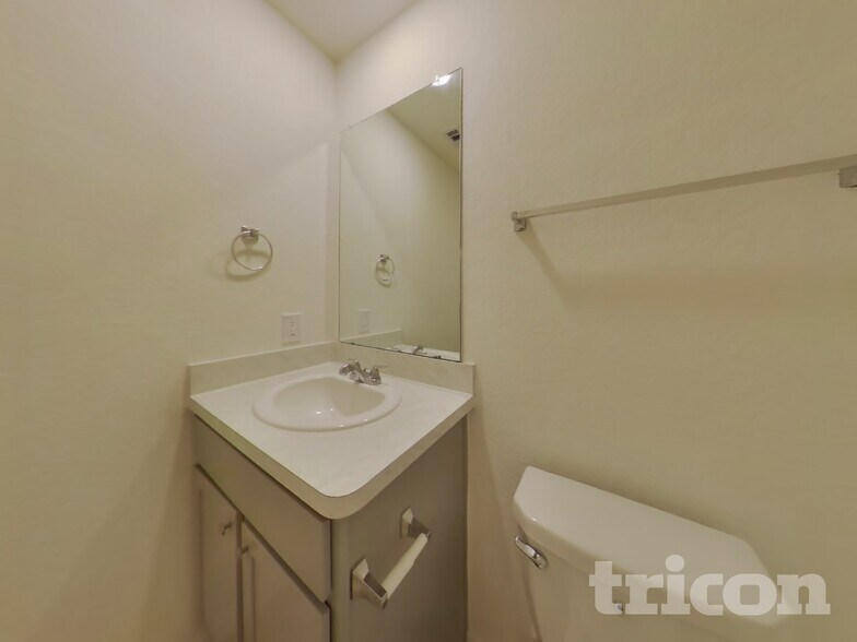 Building Photo - 17588 Rosewood Manor Ln