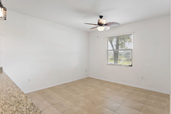 Building Photo - 3840 Silverlake Way