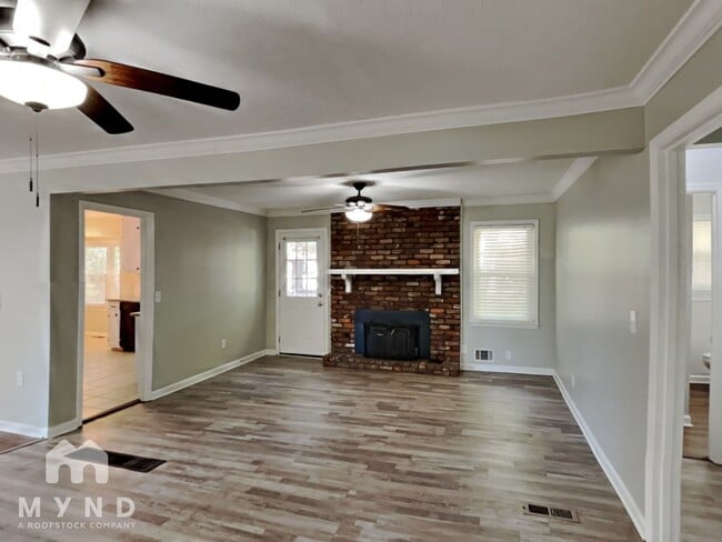 Building Photo - 411 Arrow Bend Rd