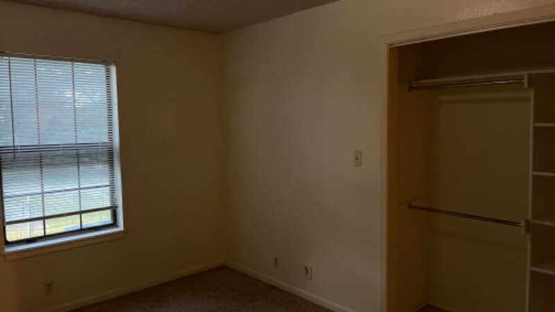 Building Photo - 1603 W Elm St