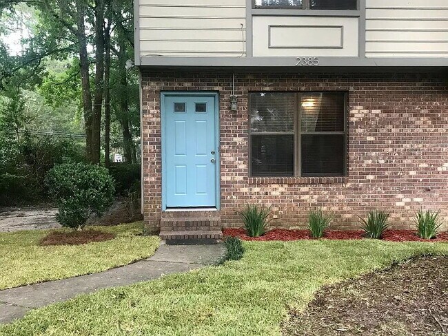 Building Photo - "Charming 2-Bed, 2-Bath Retreat with 1116 Sq. Ft. of Comfort in Tallahassee!"