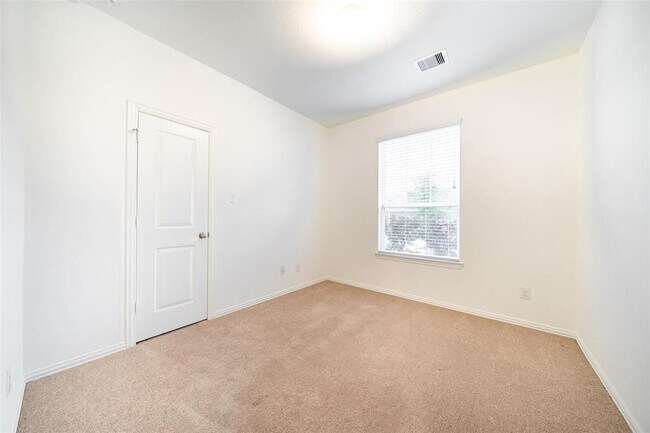 Building Photo - 16323 Hillside Garden Ln