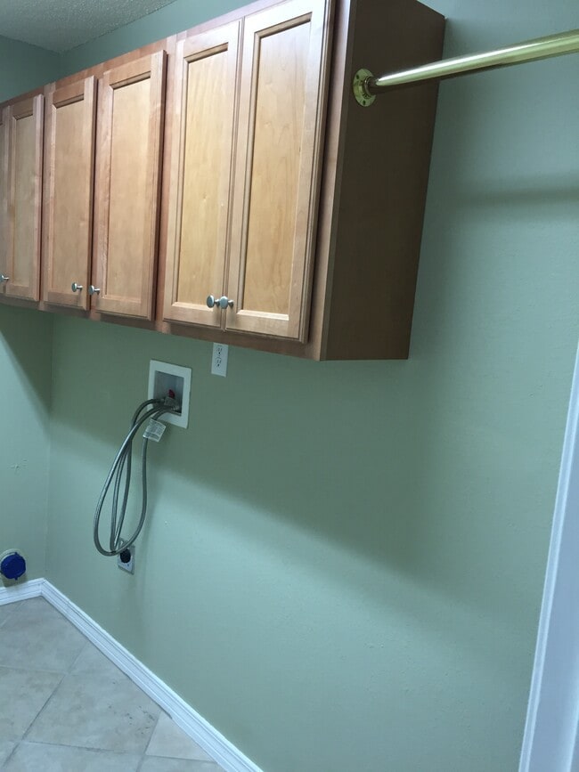 Building Photo - 28153 Chateau Dr