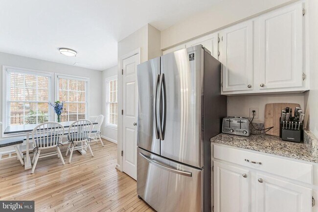 Building Photo - 12165 Abbey Glen Ct