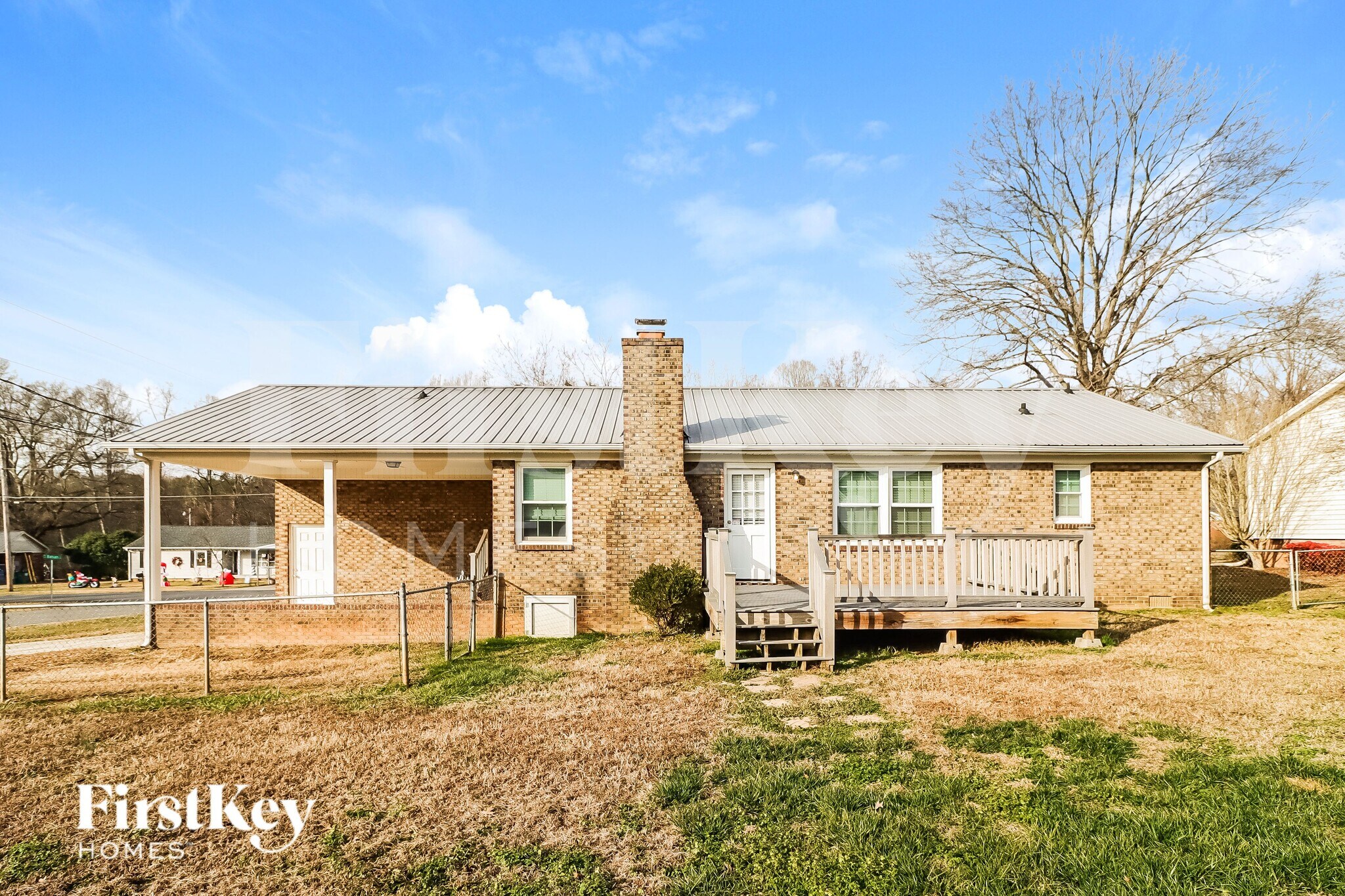 Building Photo - 4842 Greenwood Dr