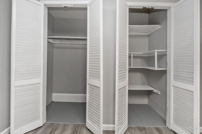 Building Photo - 1901 W Broad St