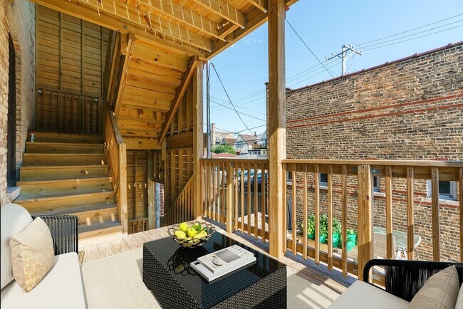 Building Photo - 2732 W Belmont Ave