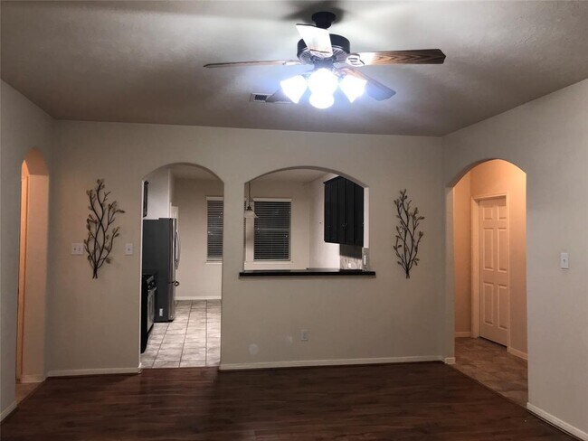Building Photo - 4023 Windmill Creek Dr