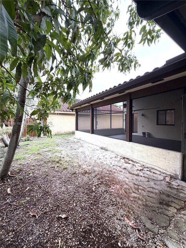 Building Photo - 2159 Baton Rouge