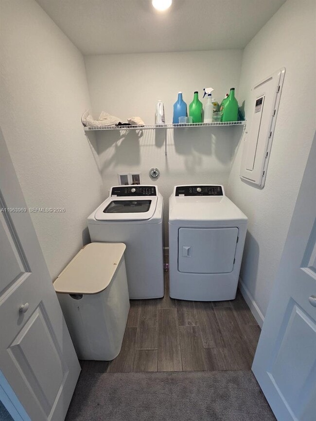 Building Photo - 4343 Hammock Grove Dr