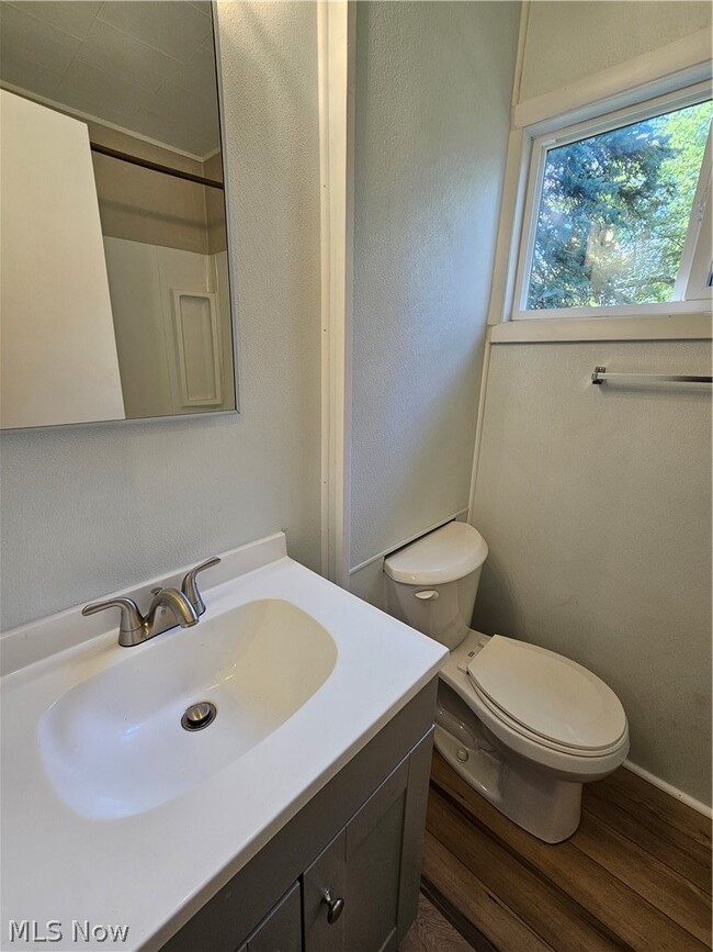 Building Photo - 1859 Sheffield Dr