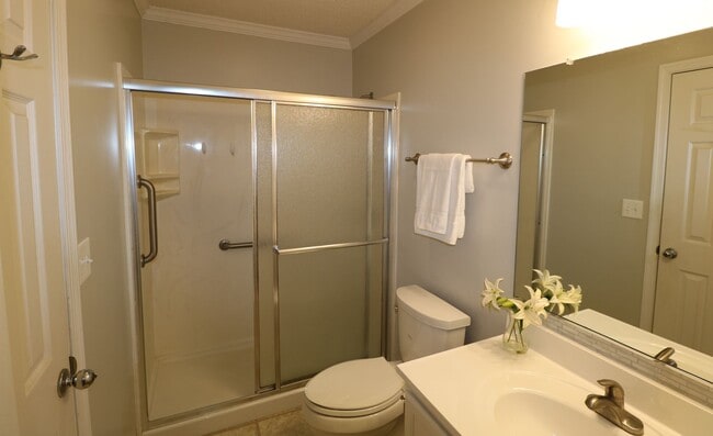 Building Photo - 899 Woodland Trace Dr