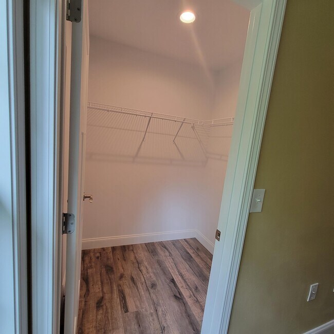 Building Photo - 27 Patrick Dr