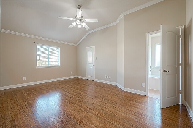 Building Photo - 11015 WARATH Oak Ct