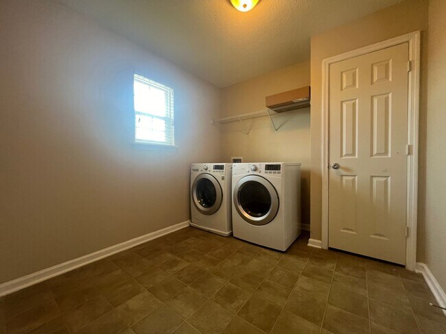 Building Photo - Stunning & Spacious  2 story home COMING S...