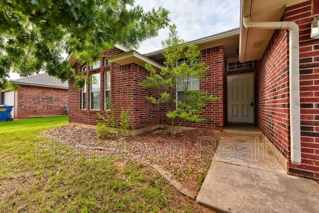 Building Photo - 720 E Elder Ln
