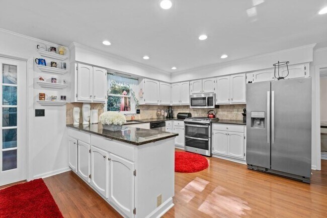 Building Photo - 2339 Milstead Cir NE