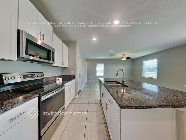 Building Photo - 7735 Silver Berry Ct