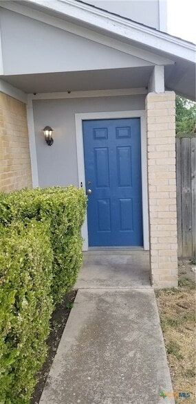 Building Photo - 1109 Wales Dr