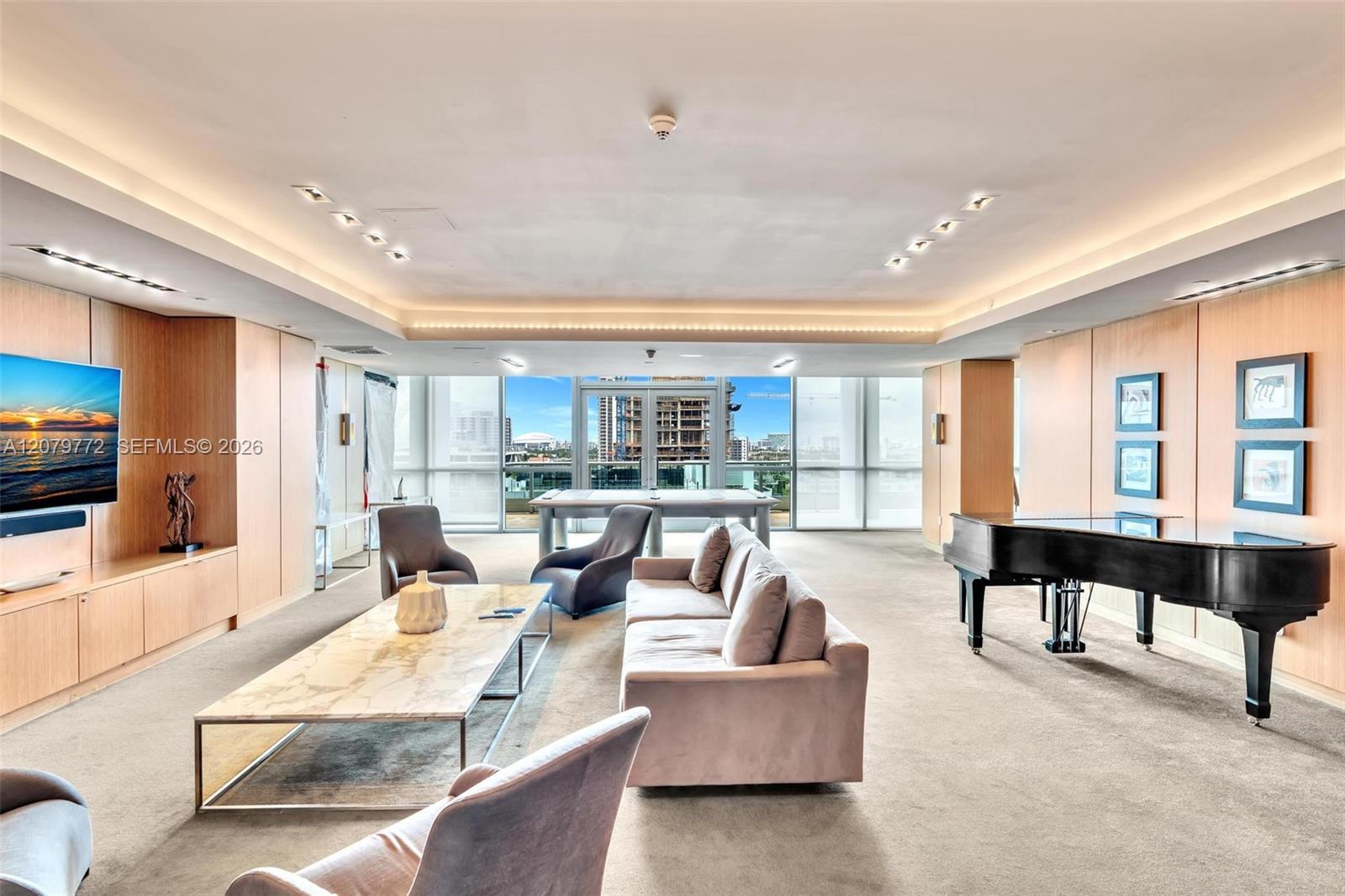 Building Photo - 900 Biscayne Blvd