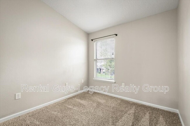 Building Photo - 13354 Solar Dr