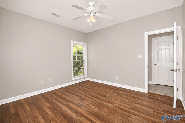 Building Photo - 103 Tudor Pl