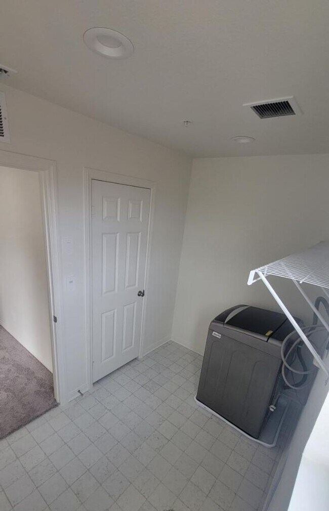 1 Bed 1 Bath Room for Rent in a New Constr... 28342 Blackjack Dr