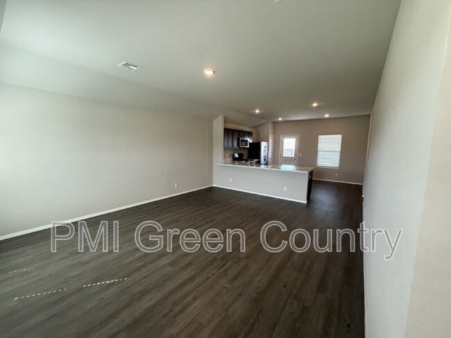 Building Photo - 29333 E 80th St S