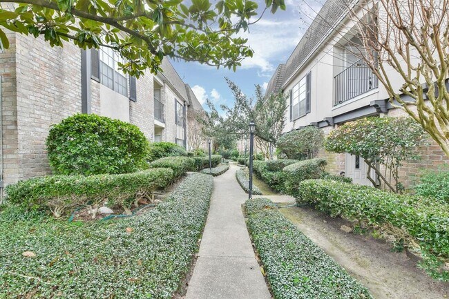 Building Photo - 1811 Stoney Brook Dr