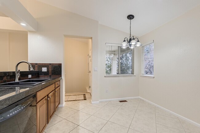 Building Photo - 16733 E Auburn Hills Dr