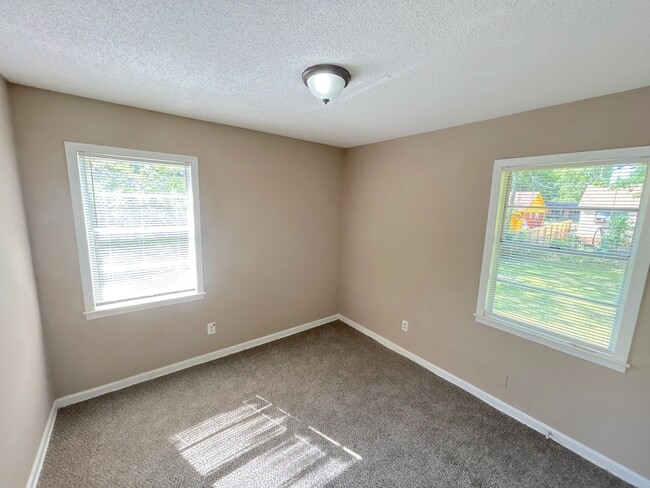 Building Photo - 2158 Pueblo Ave