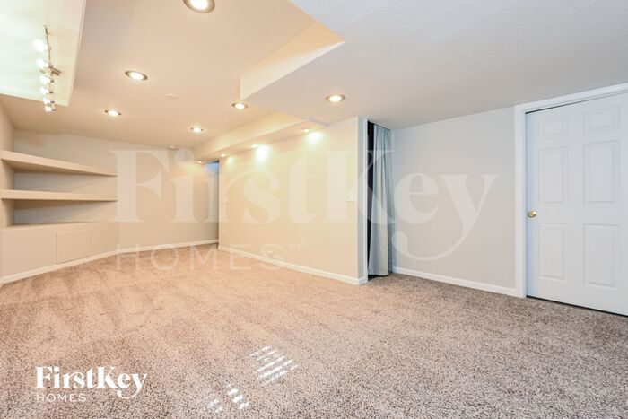 Building Photo - 6339 Westview Cir