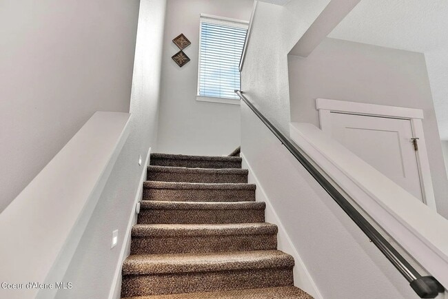 Building Photo - Coeur d'Alene Place – 3 Bed, 2.5 Bath Home...
