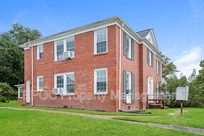 Building Photo - 517 Willow St