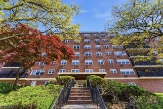 Building Photo - 415 Claremont Ave