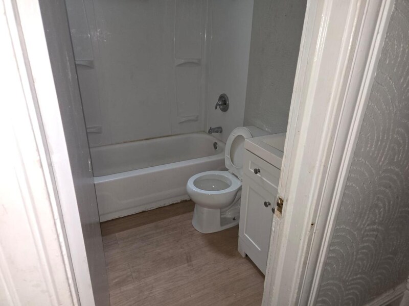 Building Photo - 3440 Oregon Ave