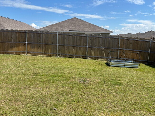 Building Photo - Beautiful Princeton Home – Modern Layout in a Desirable Community