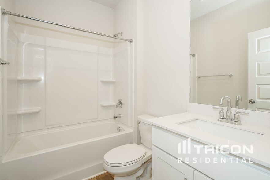 Building Photo - 6405 Lake Run Ct