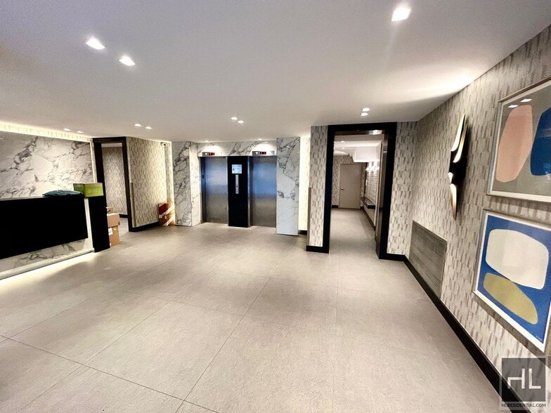 Building Photo - E 89 St