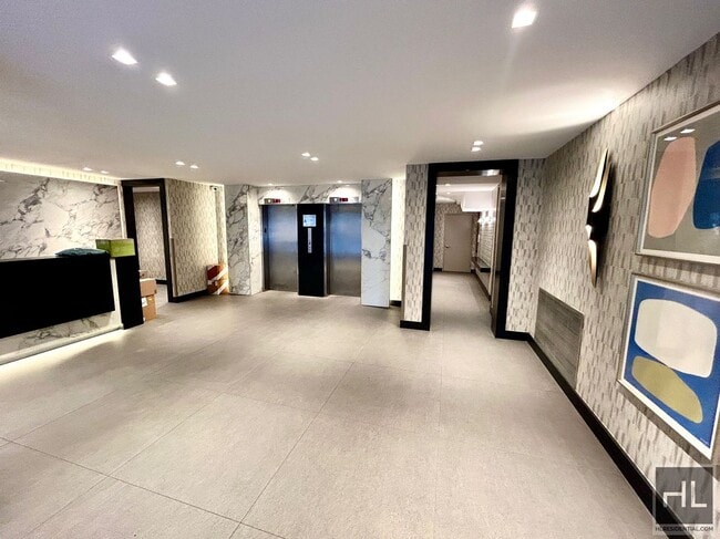 Building Photo - E 89 St