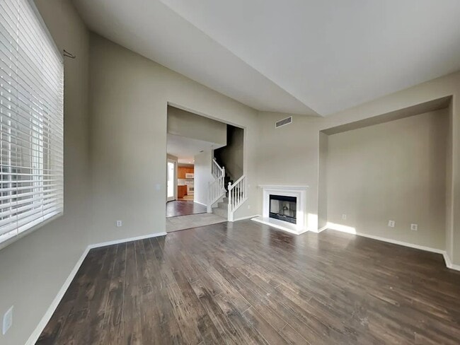 Building Photo - 1050 E Agate Ct