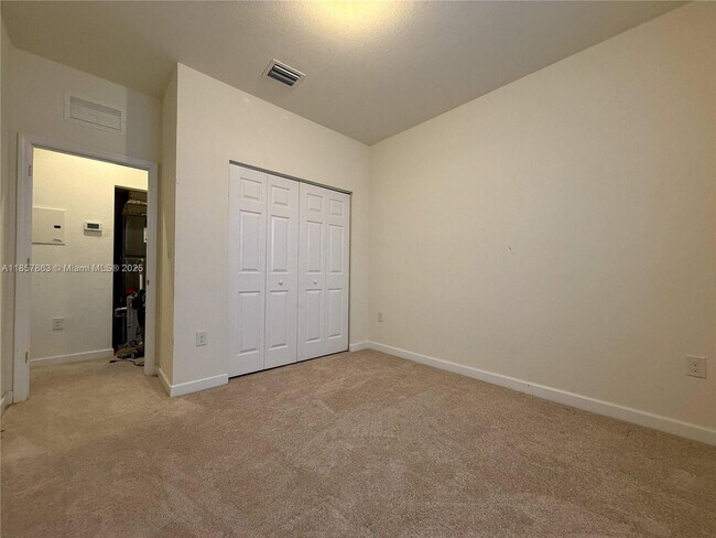 Building Photo - 698 SE 34th Terrace