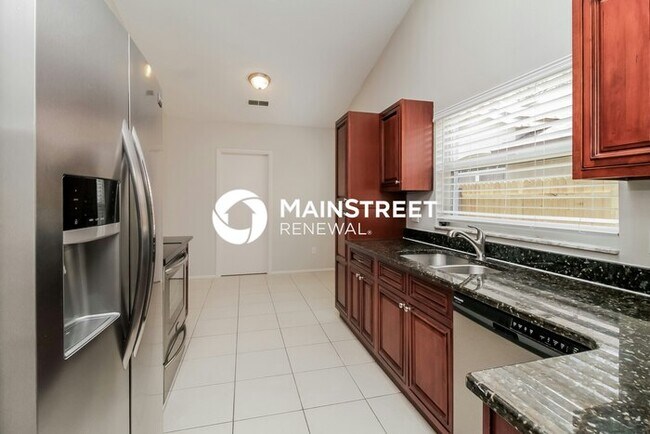 Building Photo - 3 Bedroom Pet-Friendly Home in APOPKA, FL with Main Street Renewal