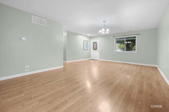 Building Photo - 309 Thistle Dr