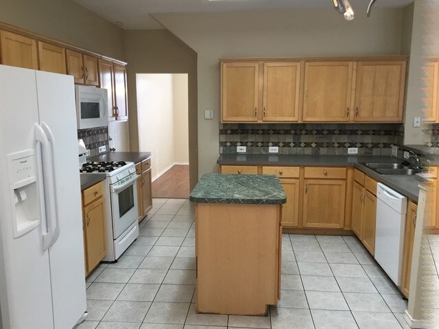 Building Photo - 7902 Shoshoni Drive