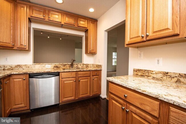 Building Photo - 20273 Beechwood Terrace