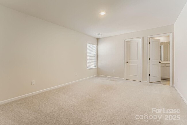 Building Photo - 398 Kennerly Center Dr