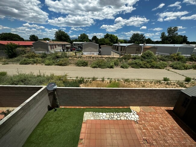 Building Photo - 3032 Calle Nueva Vista