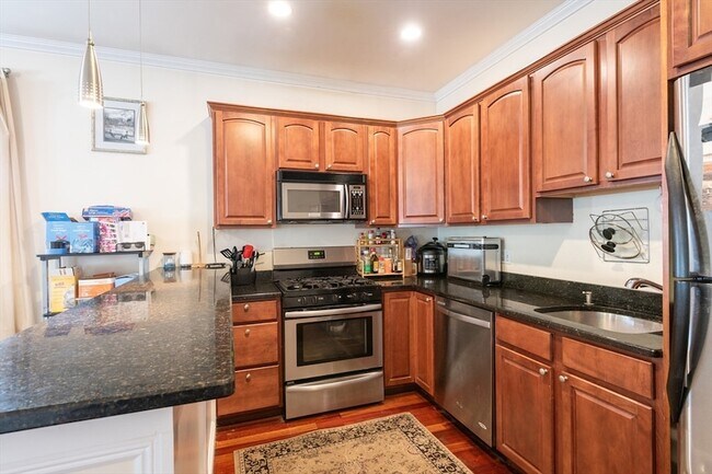 Building Photo - 34-36 H Street Unit 1L