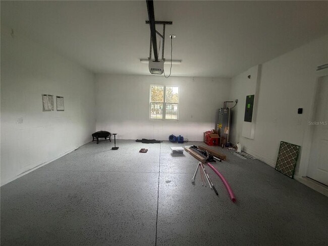Building Photo - 8513 Golf Wy
